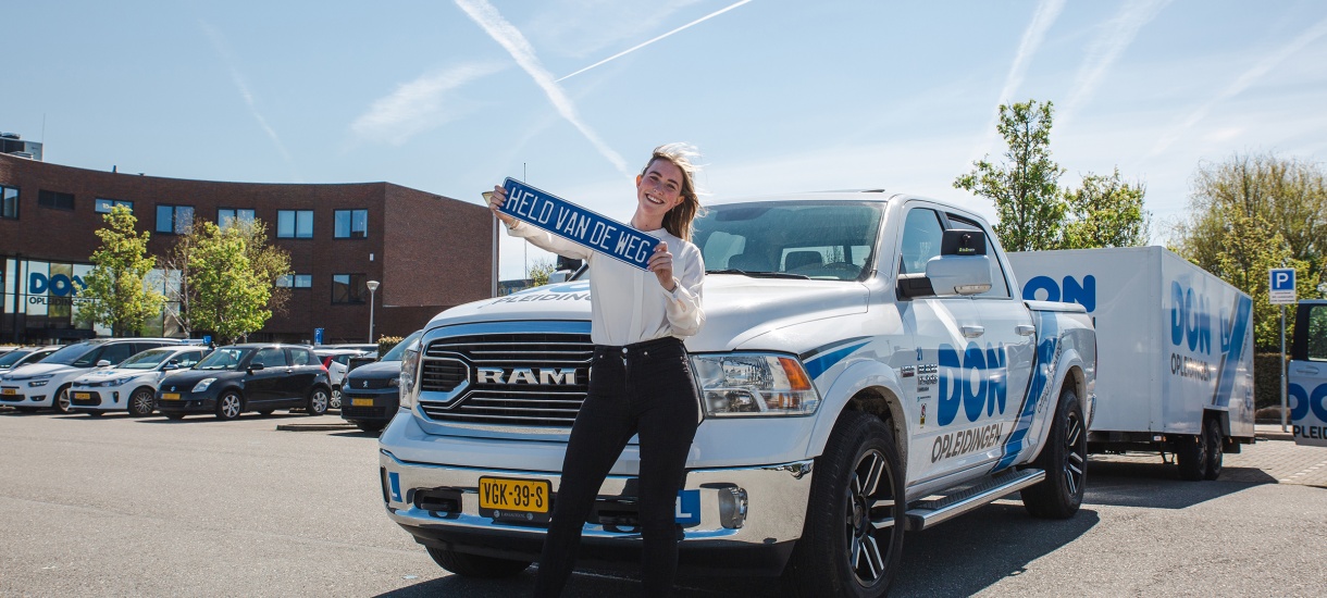 Beste Rijschool Den Haag - Start jouw rijopleiding bij Don Opleidingen