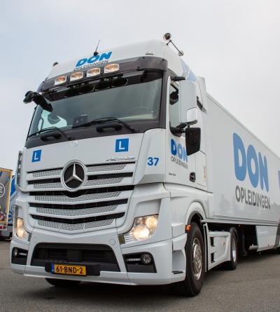 AfbeeldingVrachtauto met aanhanger CE